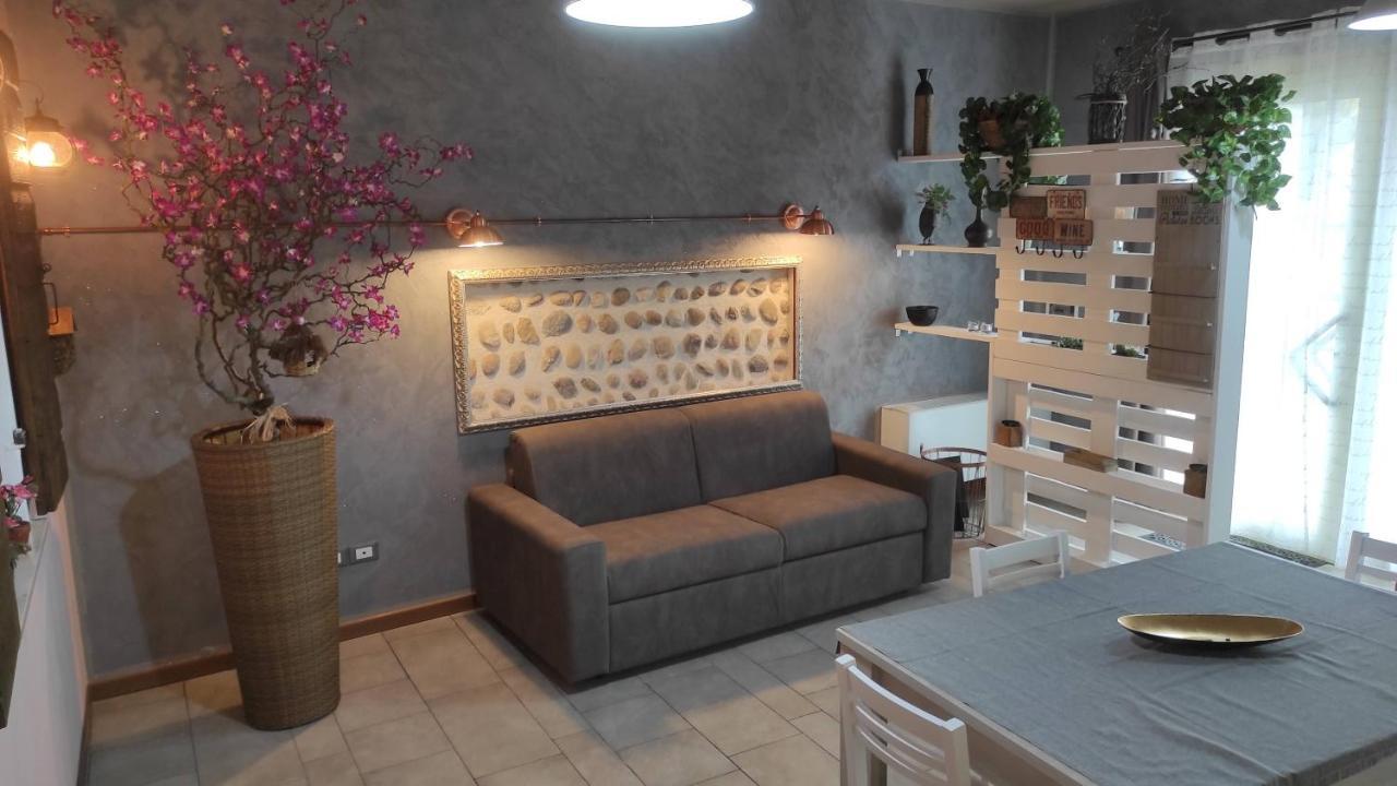 Appartamento Balcone fiorito Fonzolo Esterno foto