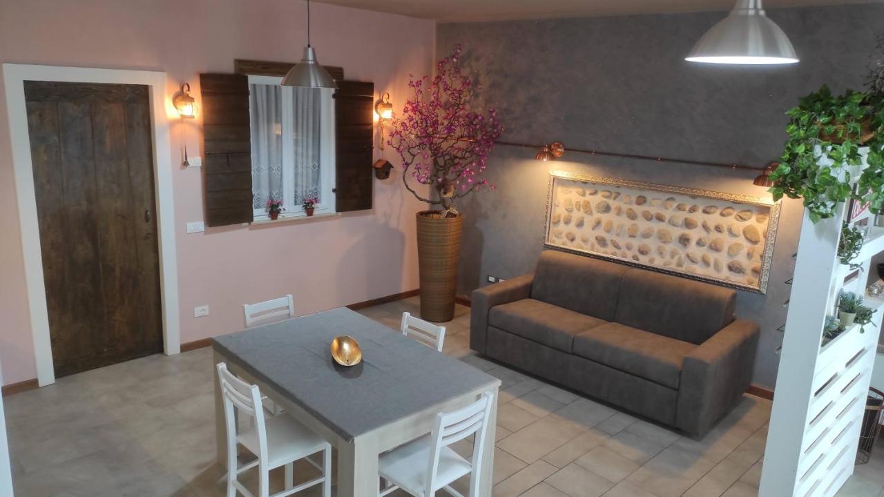Appartamento Balcone fiorito Fonzolo Esterno foto
